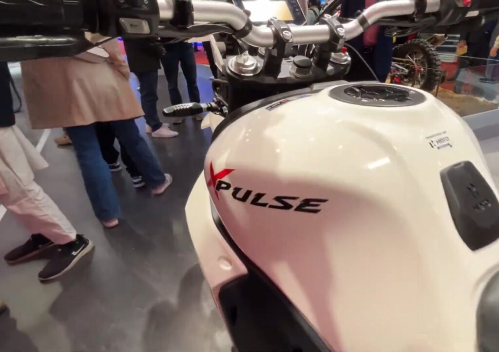 Hero X Pluse 210 Rally Bike fuel tank photo