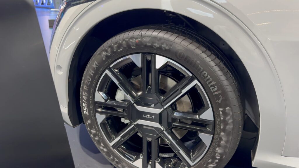 New Kia EV6 GT Line tyre photo